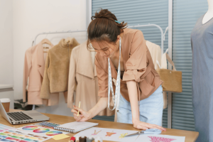 Profil Desainer Jaket Almamater Terkenal: Penggerak Identitas dan Gaya Sekolah