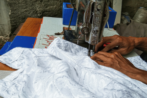 Proses Pembuatan Jaket Almamater Klasik