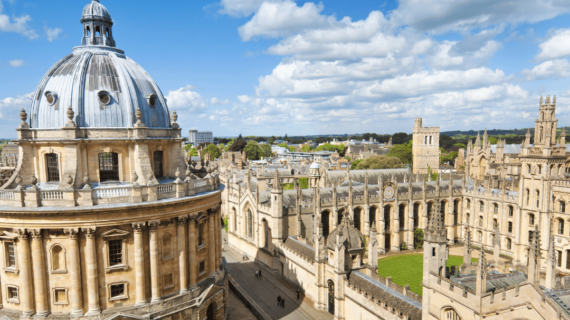 Inspirasi Jaket Almamater dari Berbagai Kampus Ternama