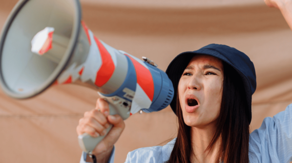 Bagaimana Jaket Almamater Mencerminkan Semangat Kampus