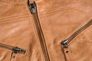 Tips Merawat Jaket Almamater dari Bahan Kulit