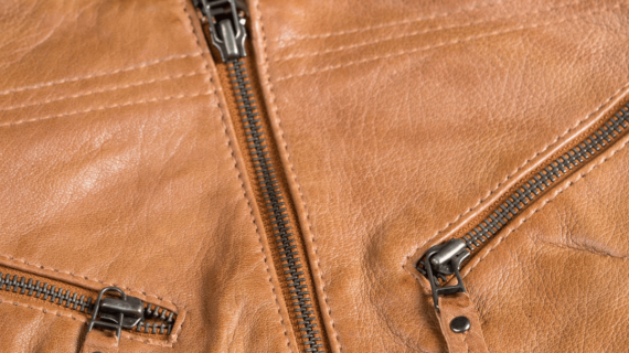 Tips Merawat Jaket Almamater dari Bahan Kulit