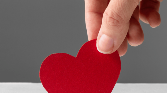 Jaket Almamater dan Kegiatan Sosial Mahasiswa