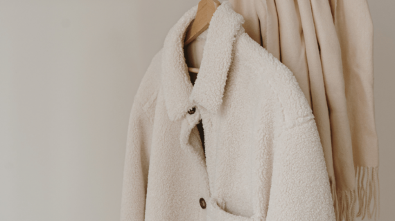 Jaket Almamater dan Kegiatan Lomba Kampus