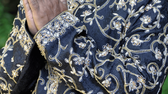 Inspirasi Desain Jaket Almamater dari Budaya Lokal