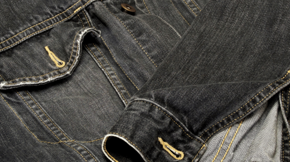 Kisah Inspiratif Mahasiswa Mengenai Jaket Almamater Mereka