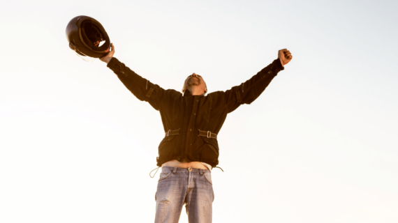 Jaket Almamater dan Perannya dalam Meningkatkan Rasa Kebanggaan