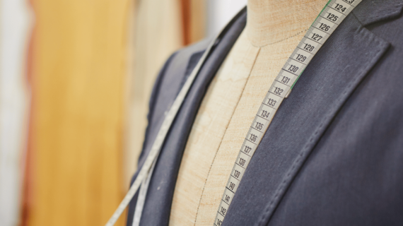 Proses Pembuatan Jas Almamater dari Awal hingga Akhir