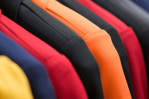 Warna Jas Almamater yang Paling Populer di Berbagai Kampus