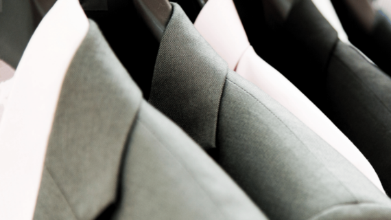 Kisah Dibalik Desain Jas Almamater Unik