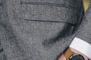 Tips Memilih Jas Almamater yang Stylish dan Fungsional