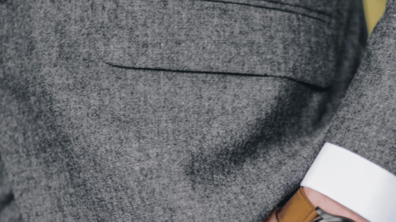 Tips Memilih Jas Almamater yang Stylish dan Fungsional