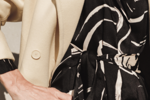 Inspirasi OOTD dengan Jas Almamater