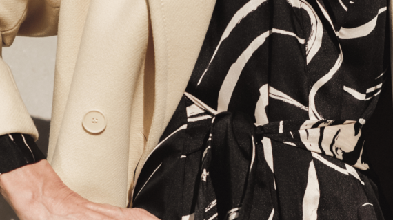 Inspirasi OOTD dengan Jas Almamater