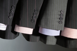 Tren Warna Jas Almamater di Berbagai Kampus