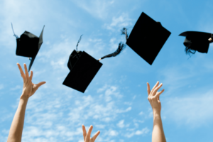 Tips Memilih Jas Almamater untuk Acara Wisuda