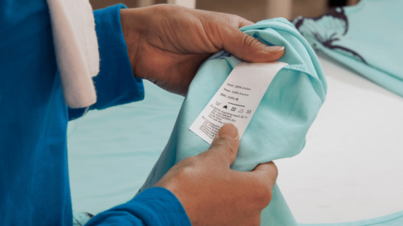 Tips Merawat Seragam untuk Mempertahankan Kualitas dan Warna