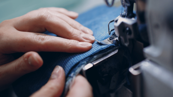 Jual Jas Almamater Custom untuk Kampus di Tangerang