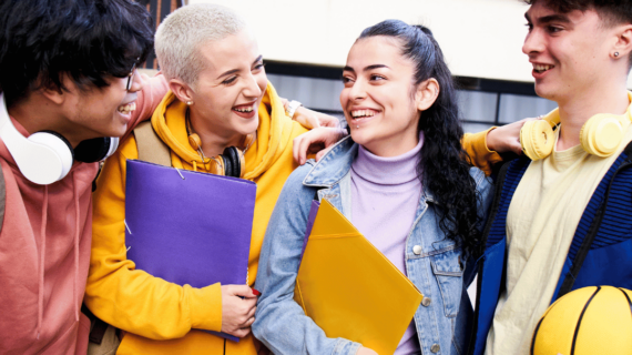 Apakah Universitas Luar Negeri Punya Jas Almamater?