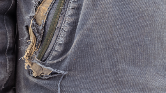 Kenapa Bulu Keluar dari Jaket Bulu Angsa?