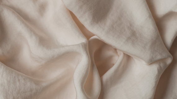 10 Jenis Kain Terbaik untuk Membuat Blouse yang Nyaman dan Elegan