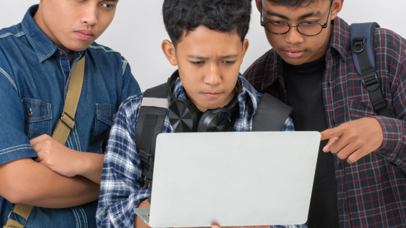 Model Jaket Terbaik untuk Tim dan Komunitas Custom, Keren, & Terjangkau